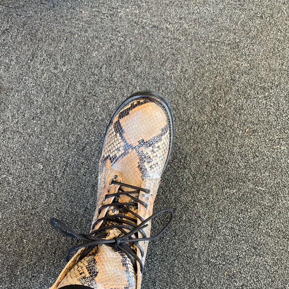 COPY - FRYE VERONICA COMBAT BOOT - TAN MULTI Size 6.5 - Picture 6 of 6